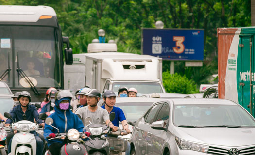 400 đơn đăng ký làm thẻ vé xe buýt miễn phí mỗi ngày